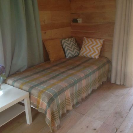 Hygge Hut Appartement Pembroke Buitenkant foto