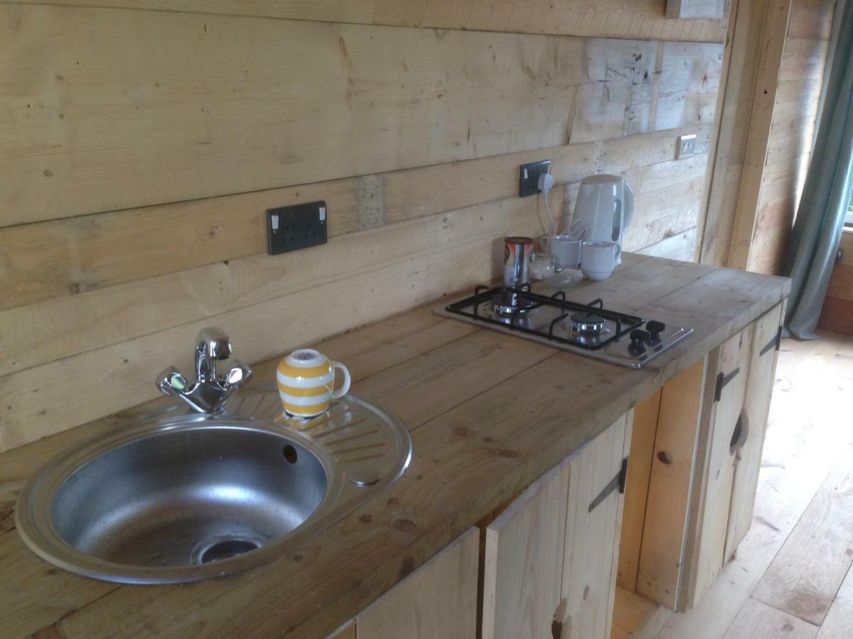 Hygge Hut Appartement Pembroke Buitenkant foto